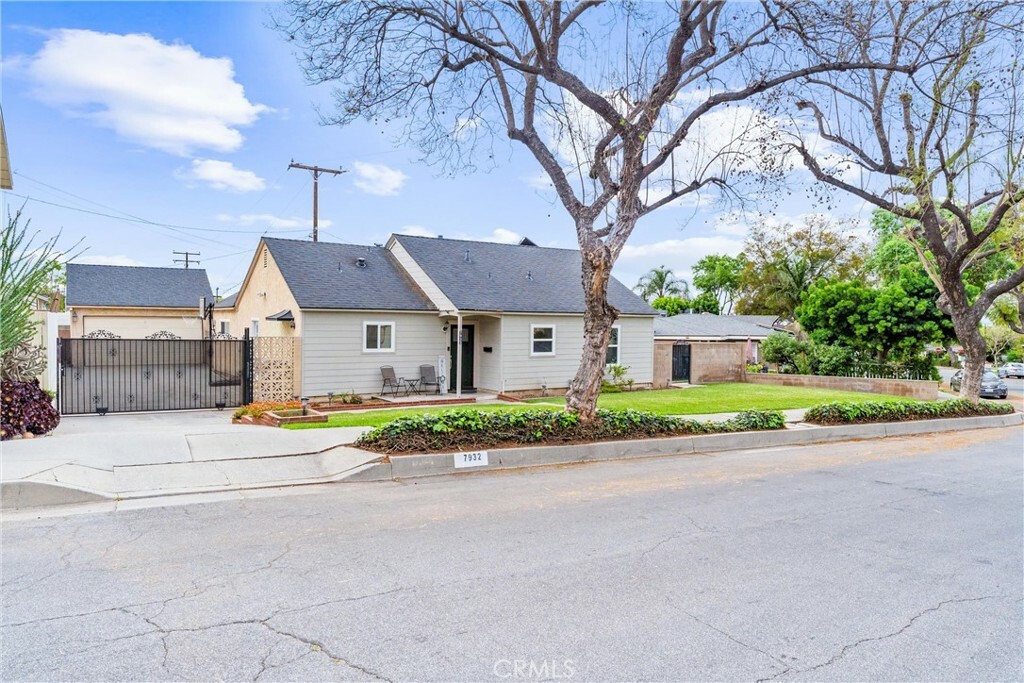 Property Photo: 7932 Euclid Avenue CA 90602