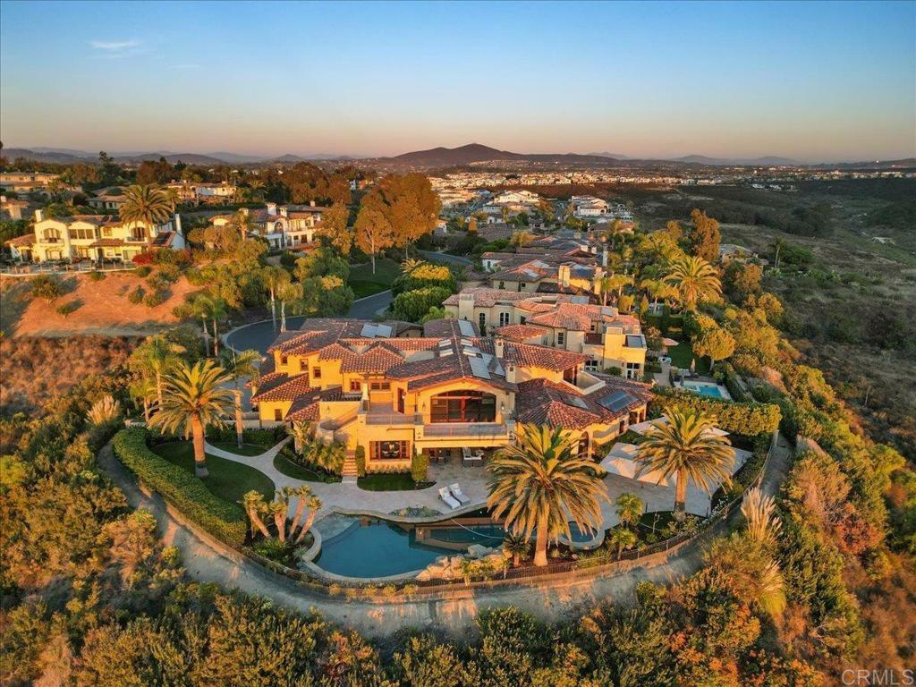 Property Photo: 5015 Rancho Quinta Bend CA 92130