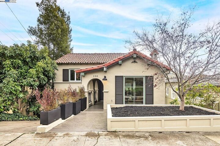 100 Sonia St.  Oakland CA 94618 photo