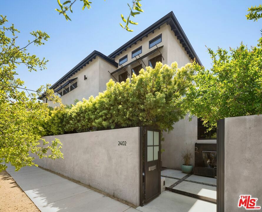 2402 11th Street  Santa Monica CA 90405 photo