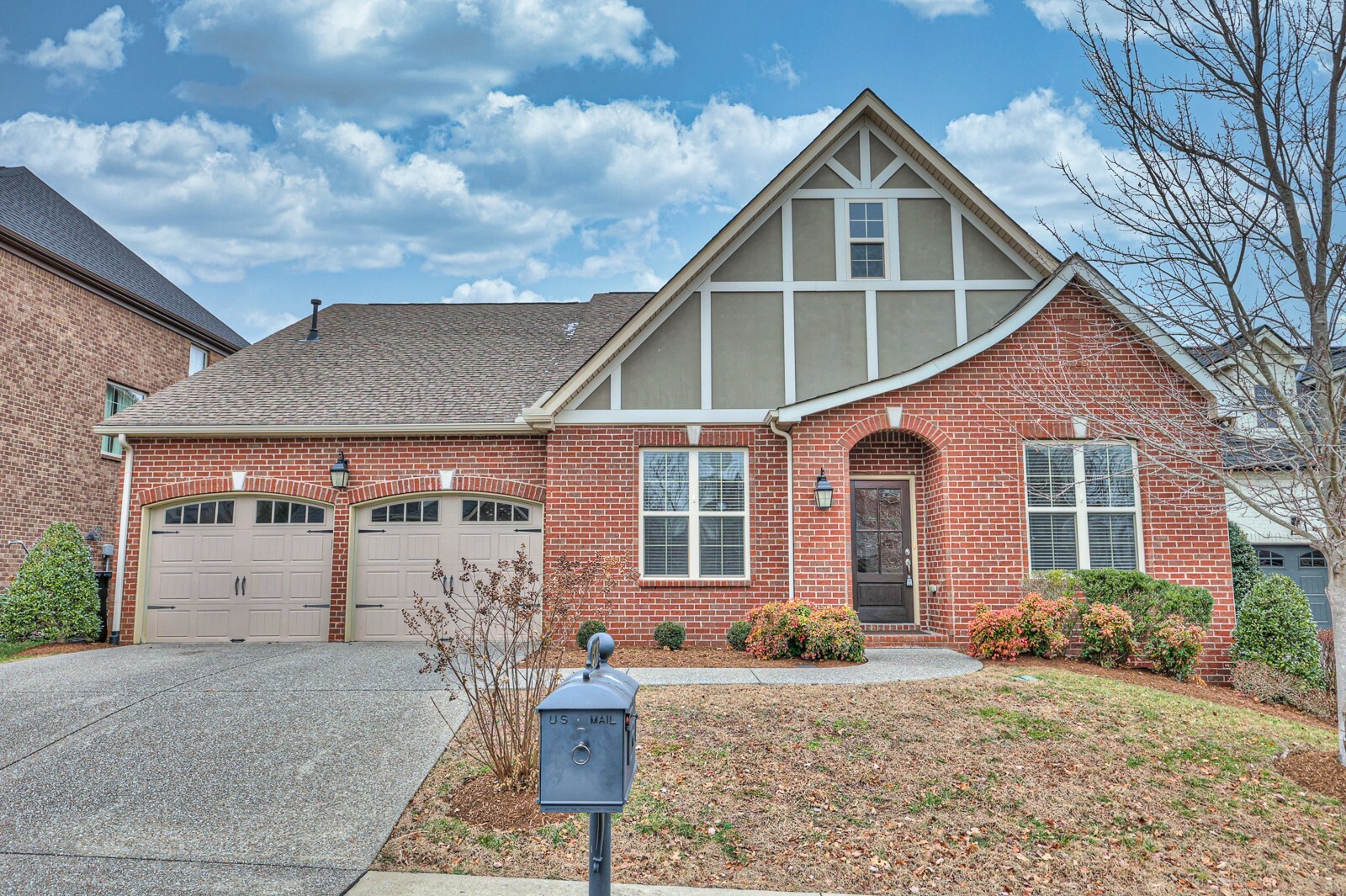 Property Photo: 1307 Reynard Dr TN 37066