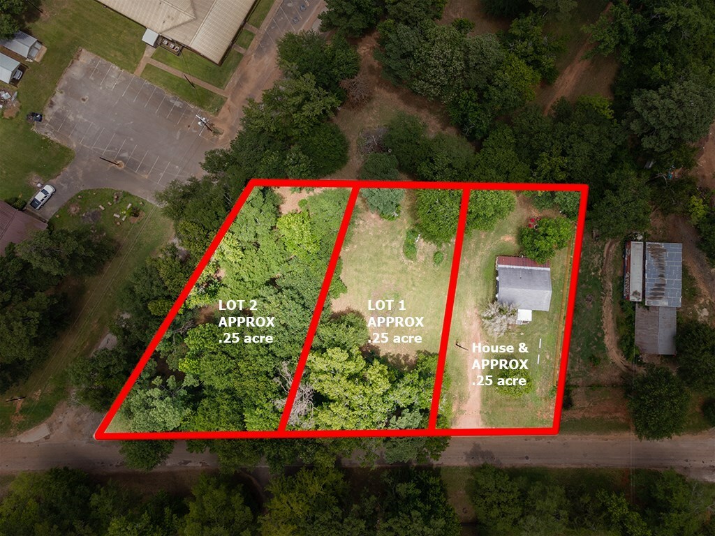 Property Photo: 998 Winston 8 Ranch Road TX 75904