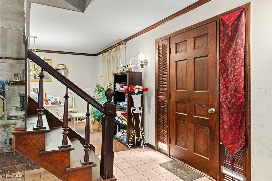 Property Photo: 523 Catlin OH 44143