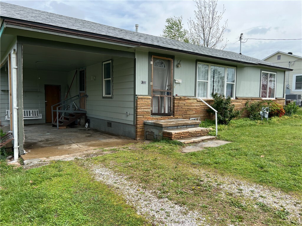 Property Photo: 1209 Cypress Street AR 72756