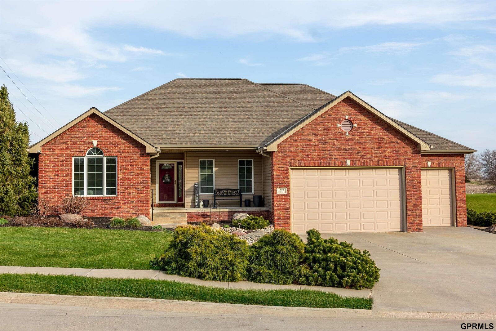 Property Photo:  227 S Lakeview Way  NE 68003 