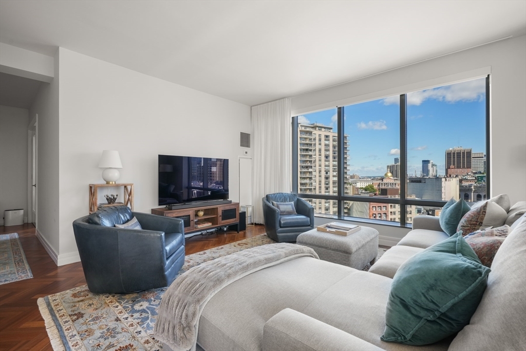 Property Photo:  1 Avery St 19D  MA 02111 