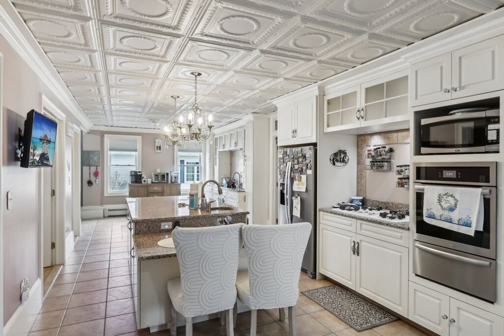 Property Photo:  686 Brook St  MA 01510 