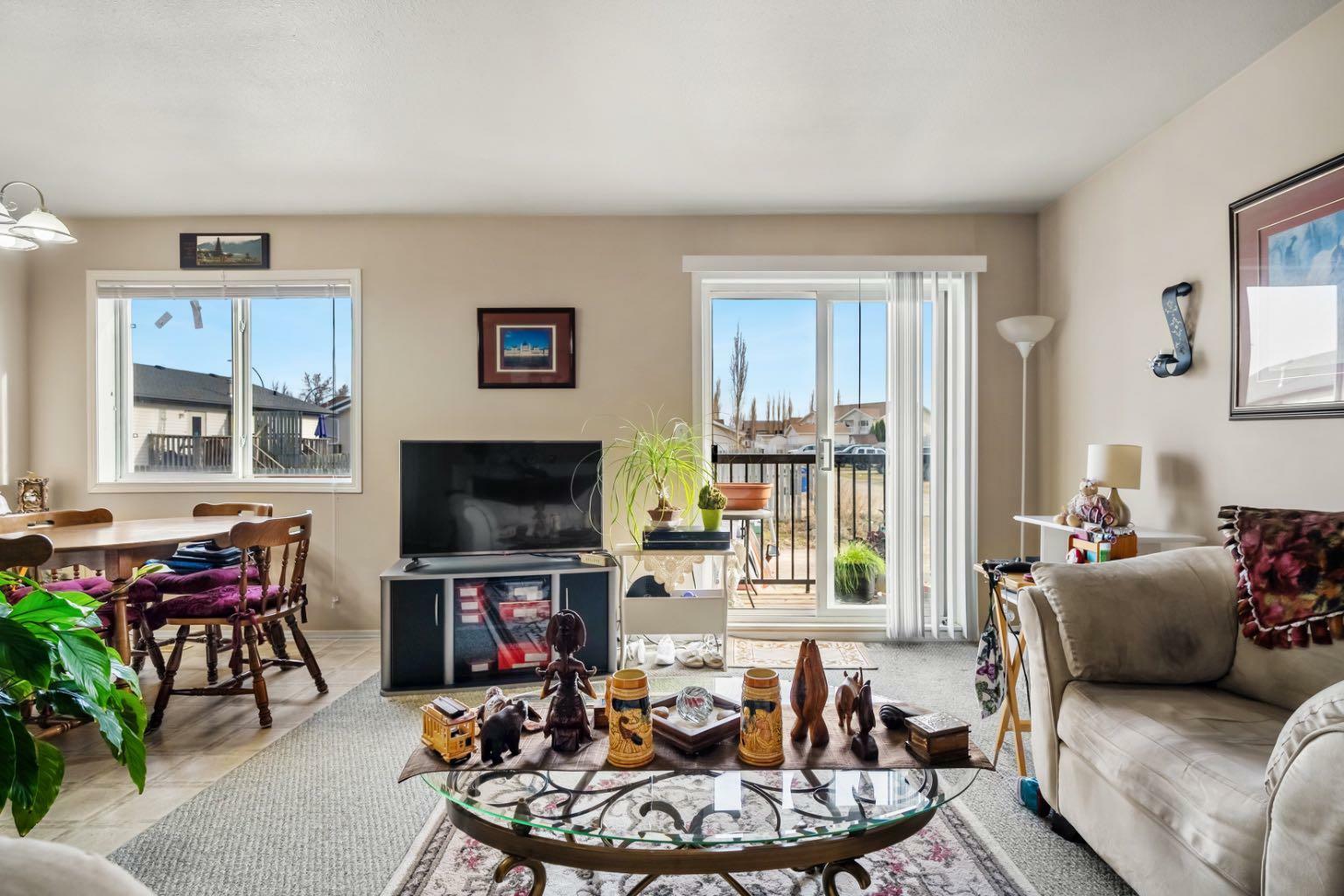 Property Photo: 4607 46 Street 4 AB T4G 1X9