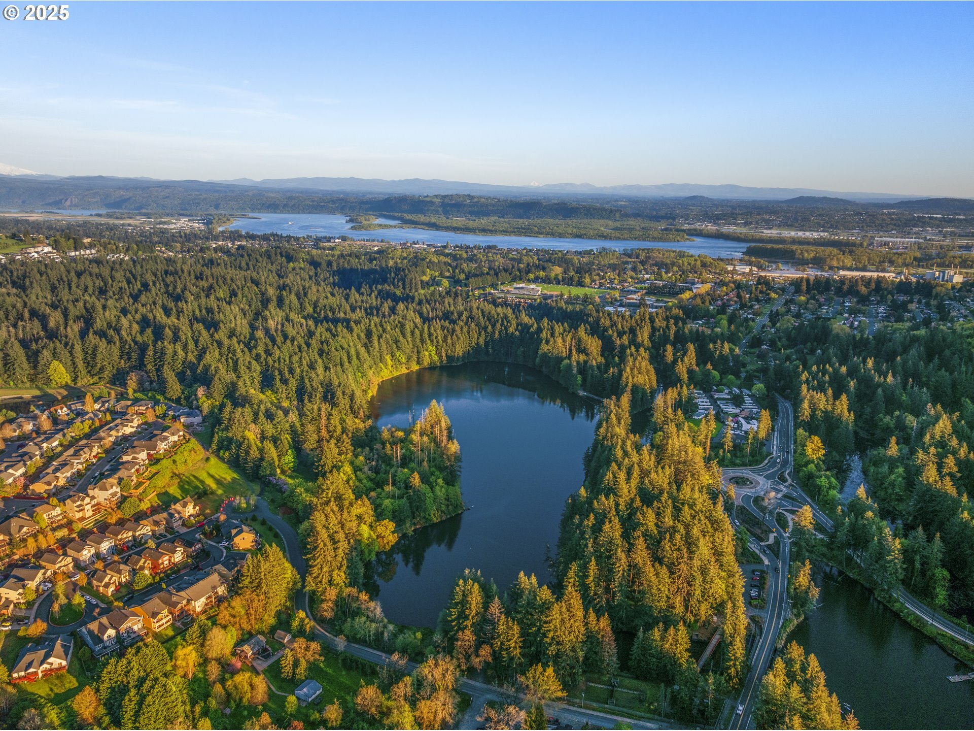 Property Photo: 4014 NE Everett Ct WA 98607