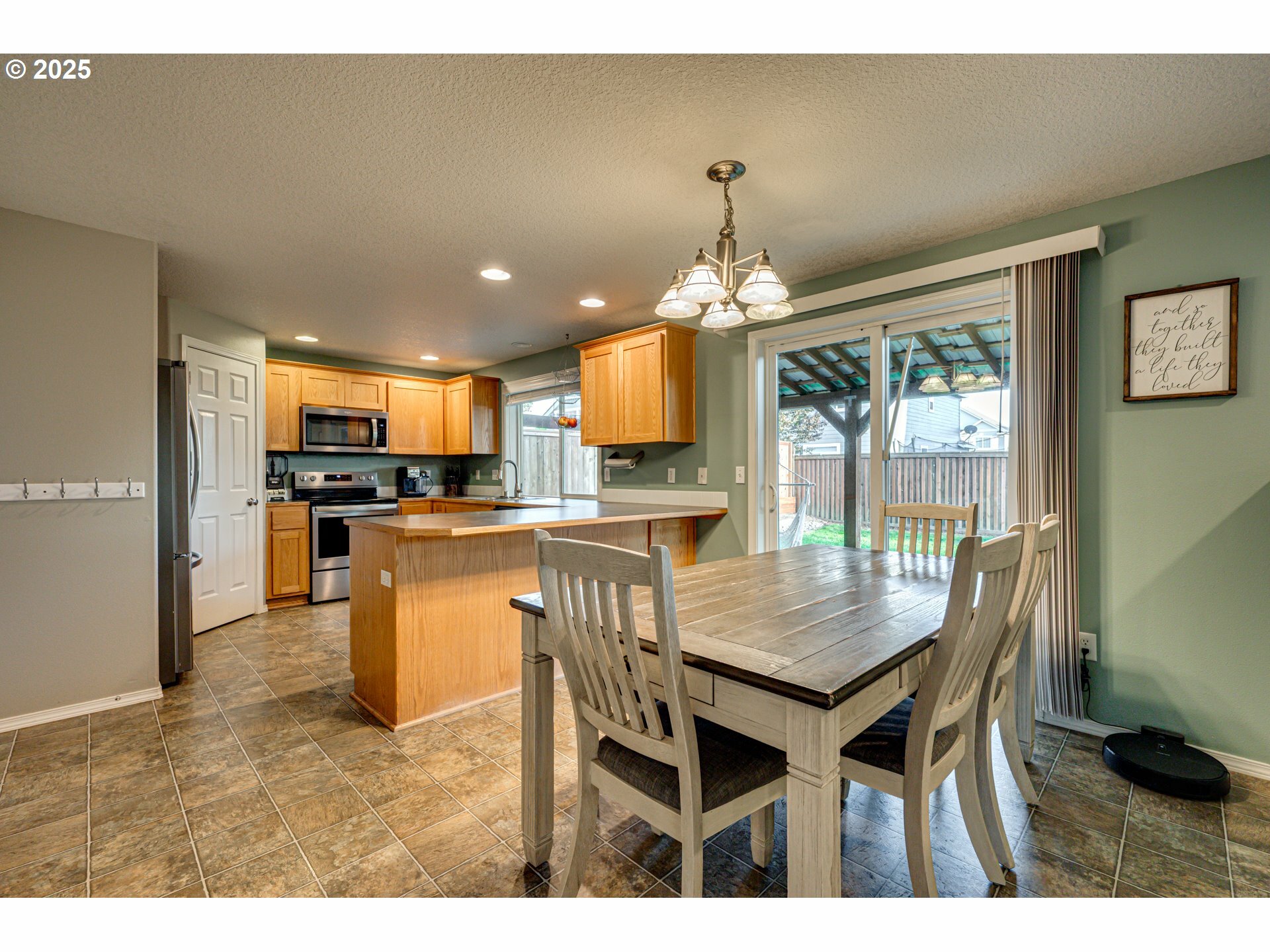 Property Photo: 1825 N 9th Way WA 98642