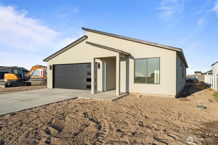 Property Photo:  1209 E Mt Hood Street  WA 99344 