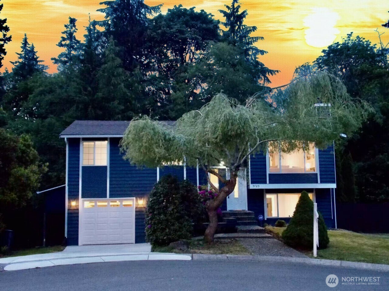 Property Photo:  5723  145th St SW  WA 98026 