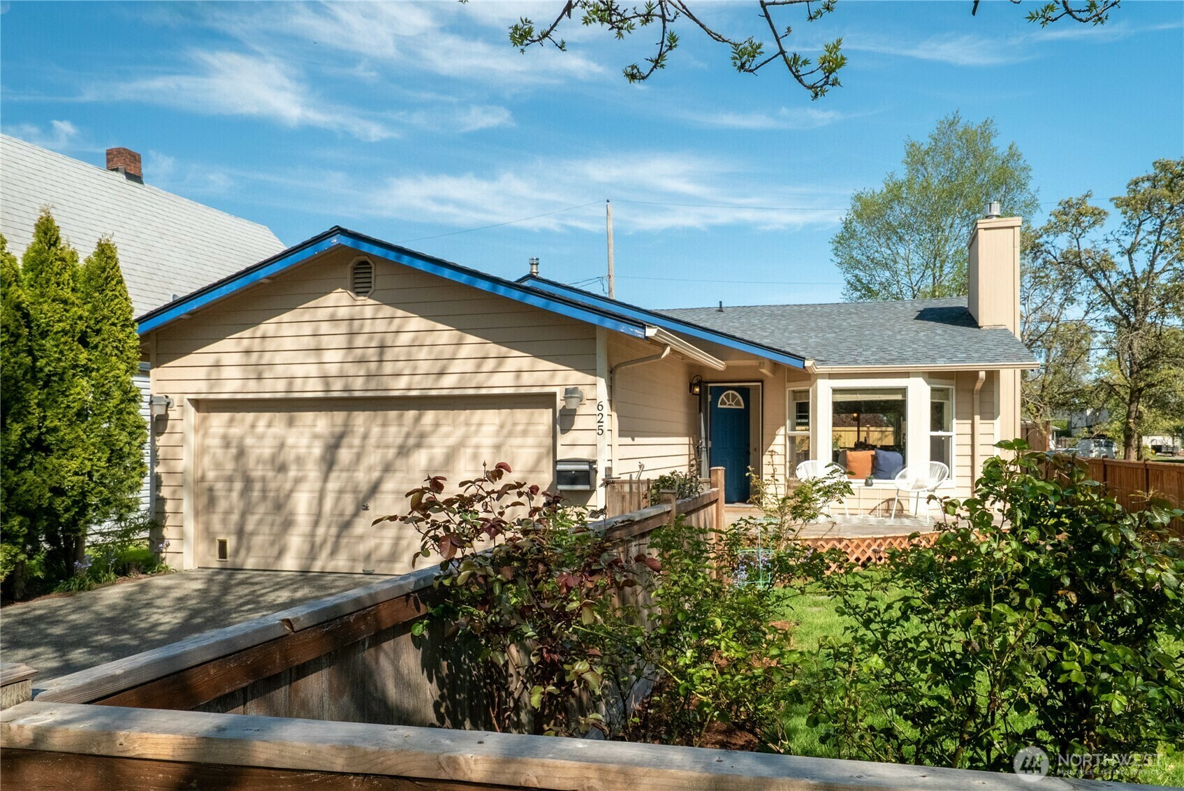 Property Photo: 625 S Oakes Street WA 98405