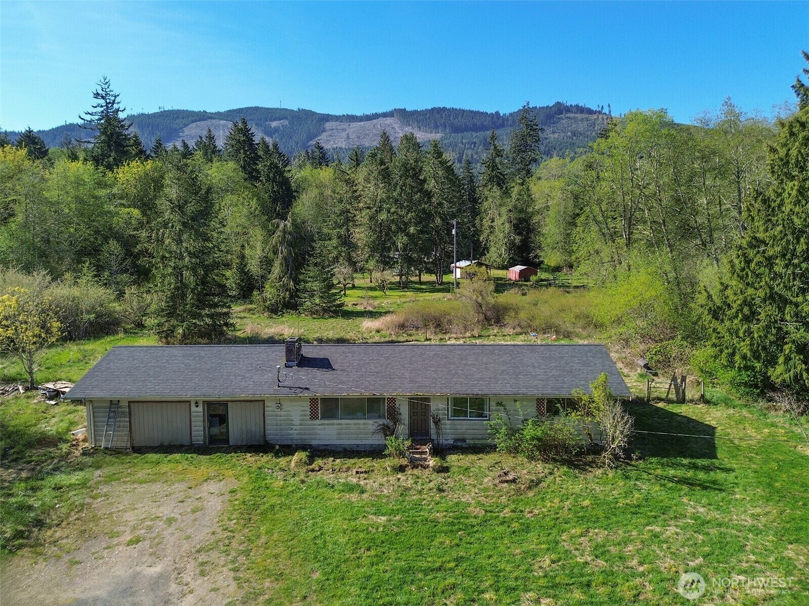 Property Photo: 51498 Highway 112 WA 98363