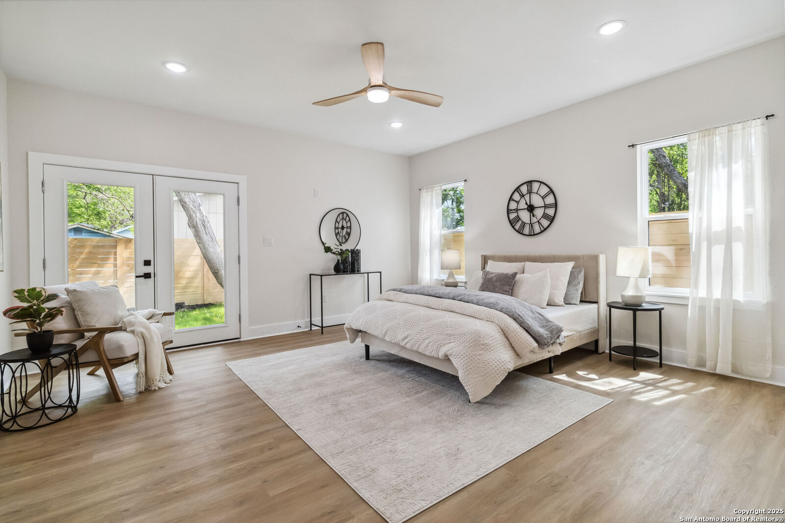 Property Photo: 239 Carle Ave TX 78204