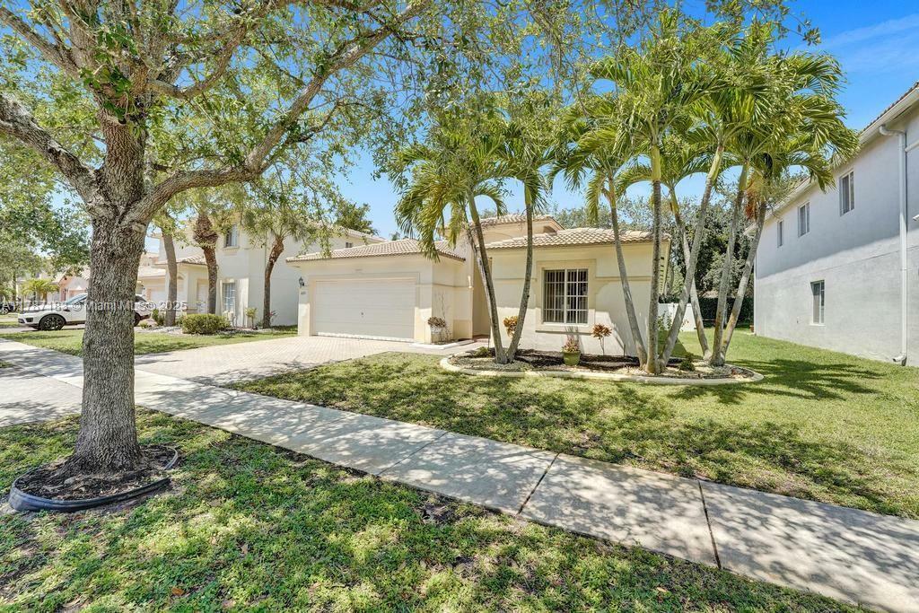 Property Photo: 12711 SW 45th Dr FL 33027