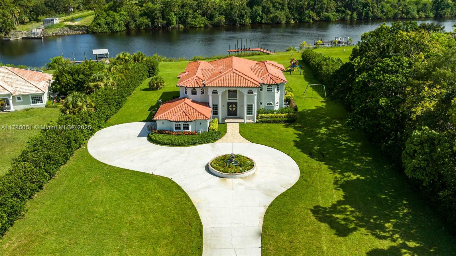 Property Photo: 6152 SW Banks St FL 34990