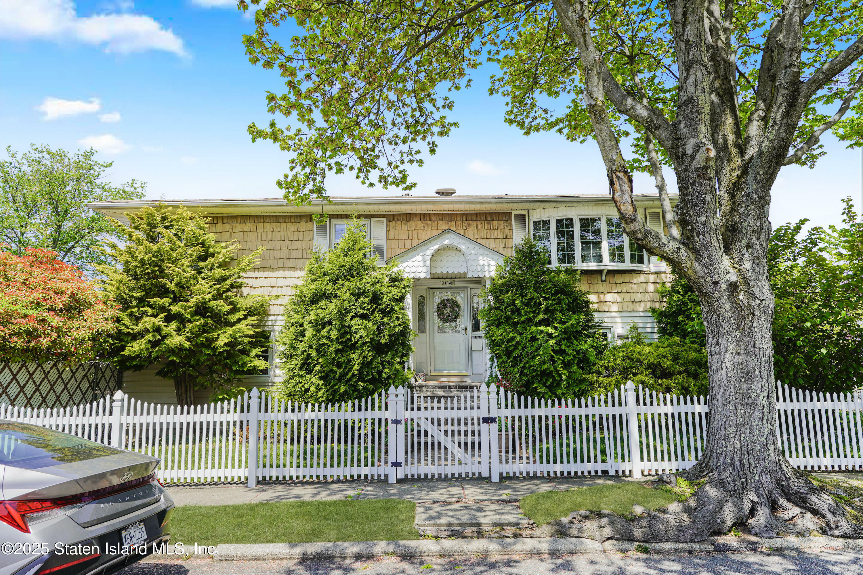 Property Photo: 134 Greaves Avenue NY 10308