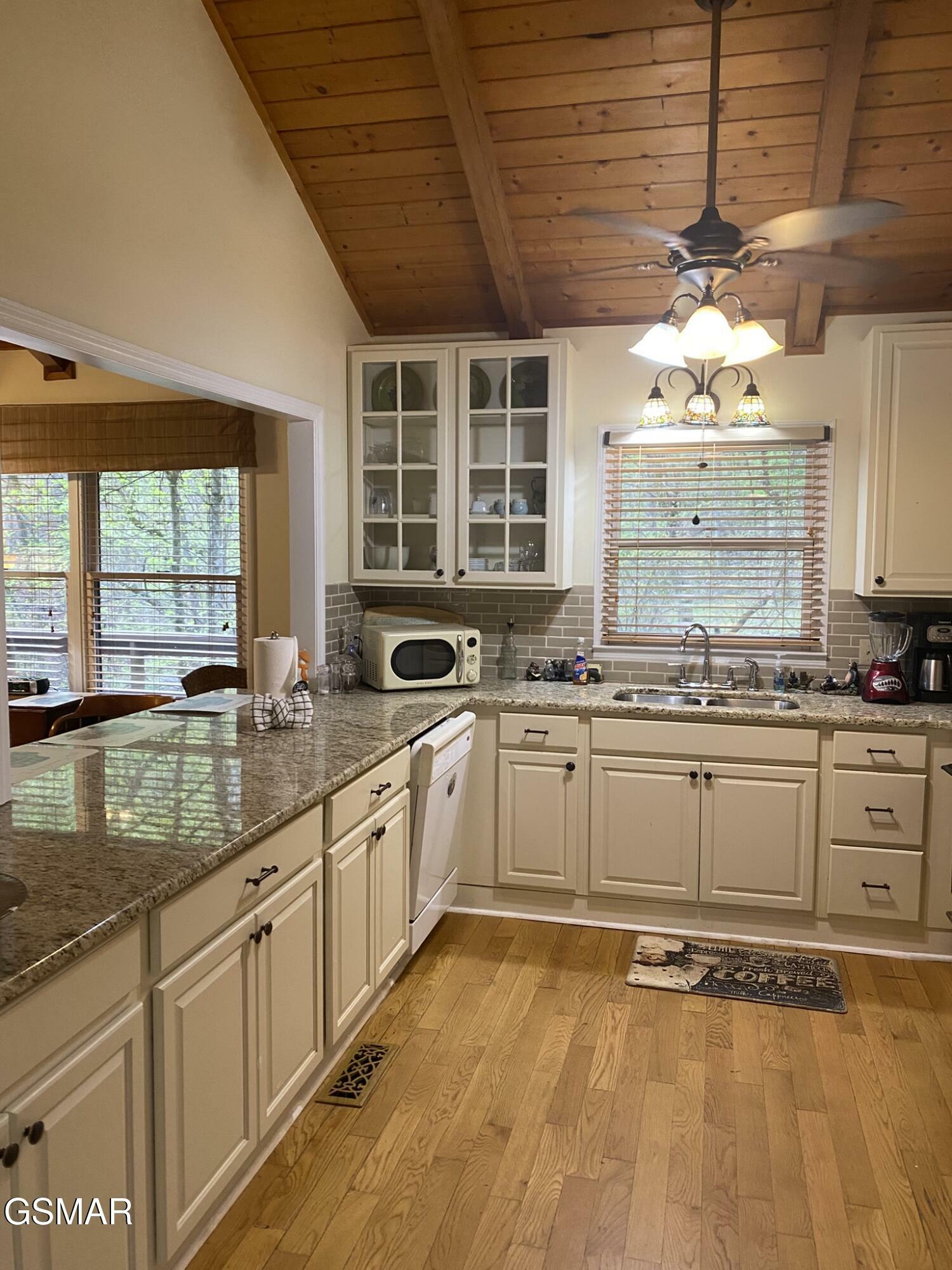 Property Photo: 2744 Black Walnut Flats Road TN 37862