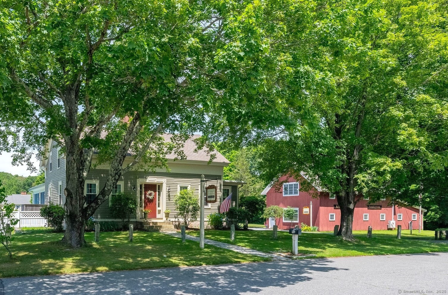 Property Photo:  120 Boston Post Road  CT 06371 