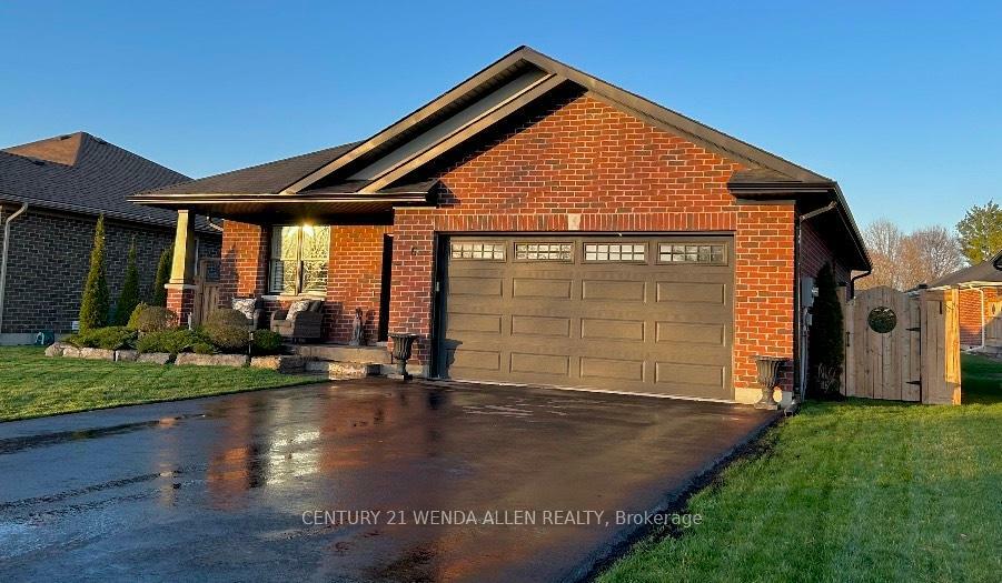 Property Photo: 6 Carrick Street ON K0K 3E0