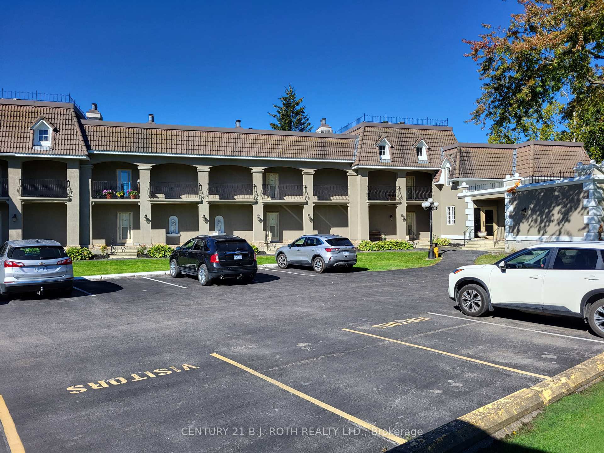 Property Photo: 60 Laguna Parkway 15 ON L0K 1B0