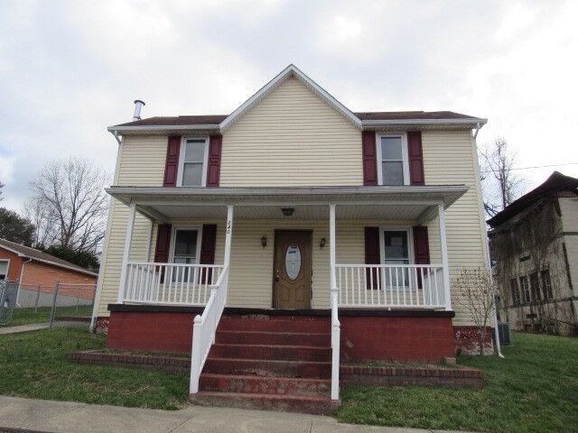 Property Photo:  240 Main Street  PA 15430 