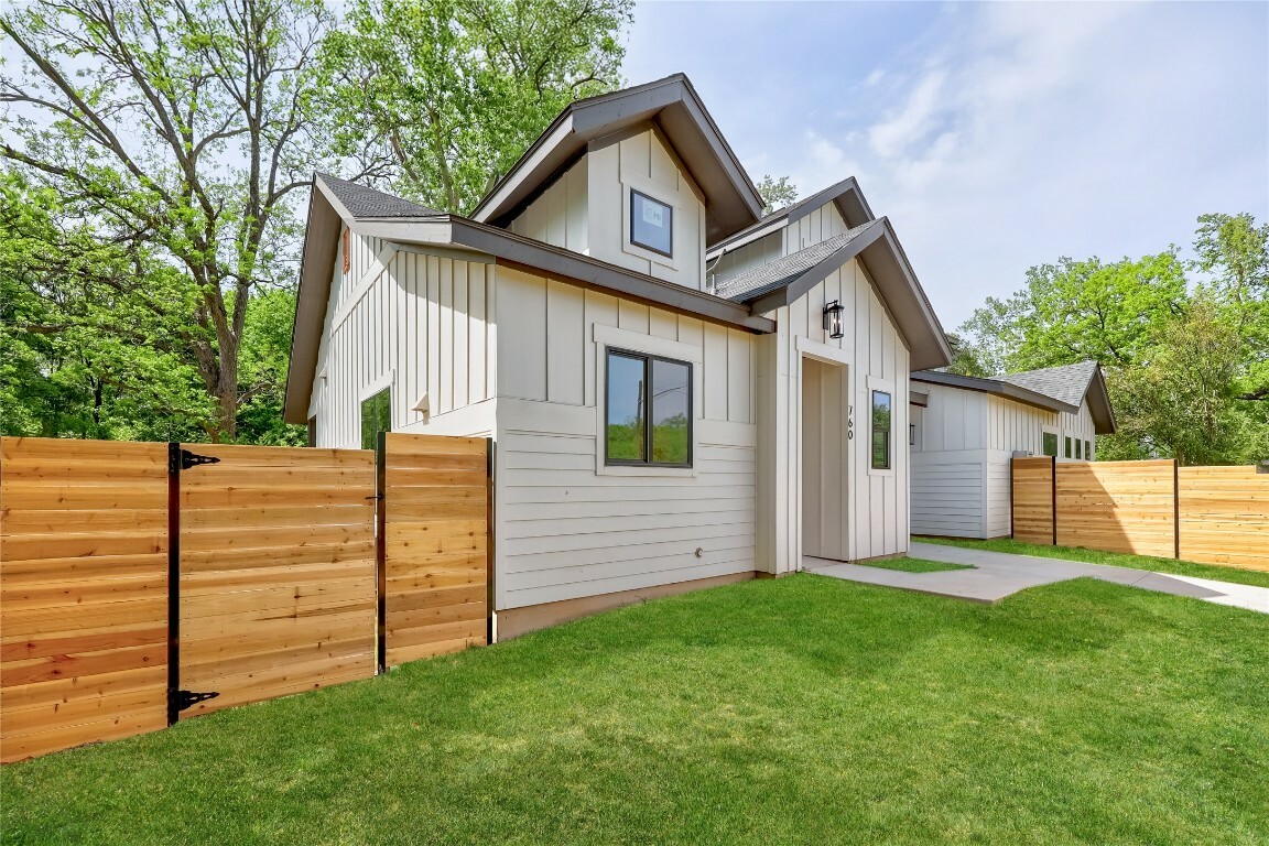 Property Photo: 760 Mansell Drive A TX 78702