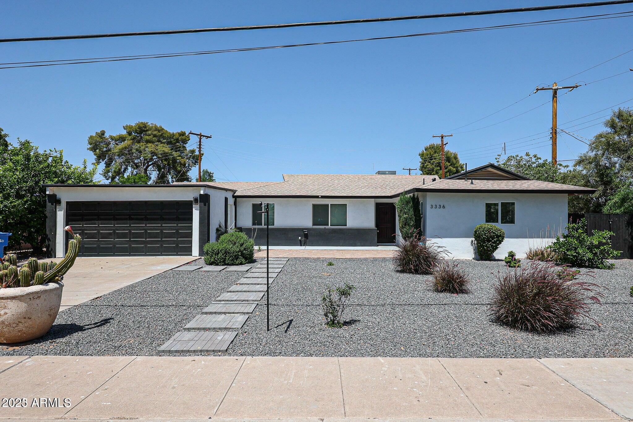 Property Photo: 3336 E Earll Drive AZ 85018