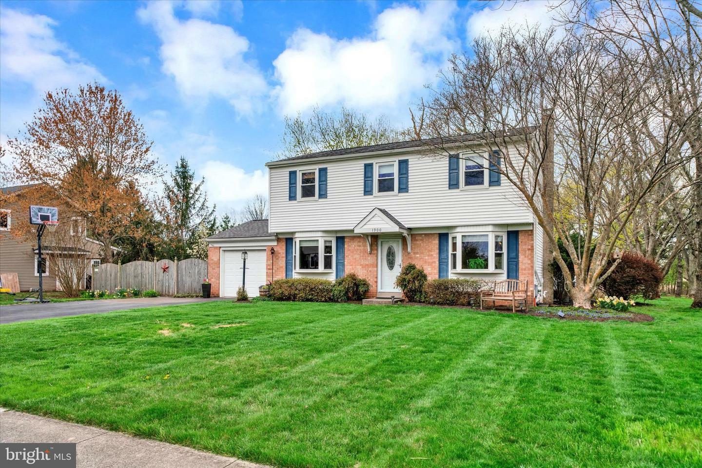 Property Photo: 1900 Rampart Lane PA 19446