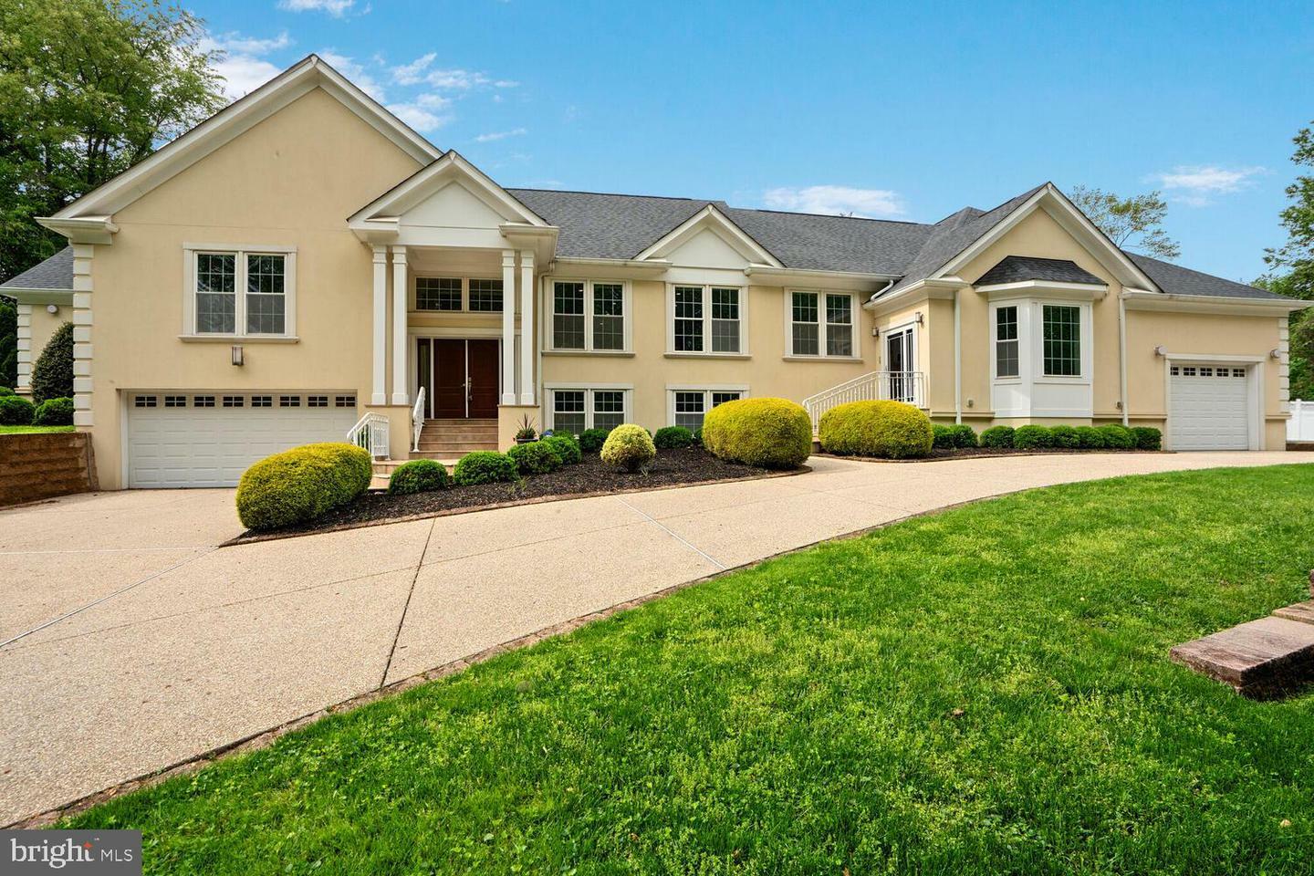 7201 Thomas Branch Drive  Bethesda MD 20817 photo