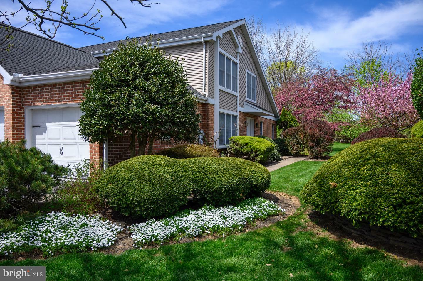 Property Photo: 141 Stone Hedge Court PA 17042