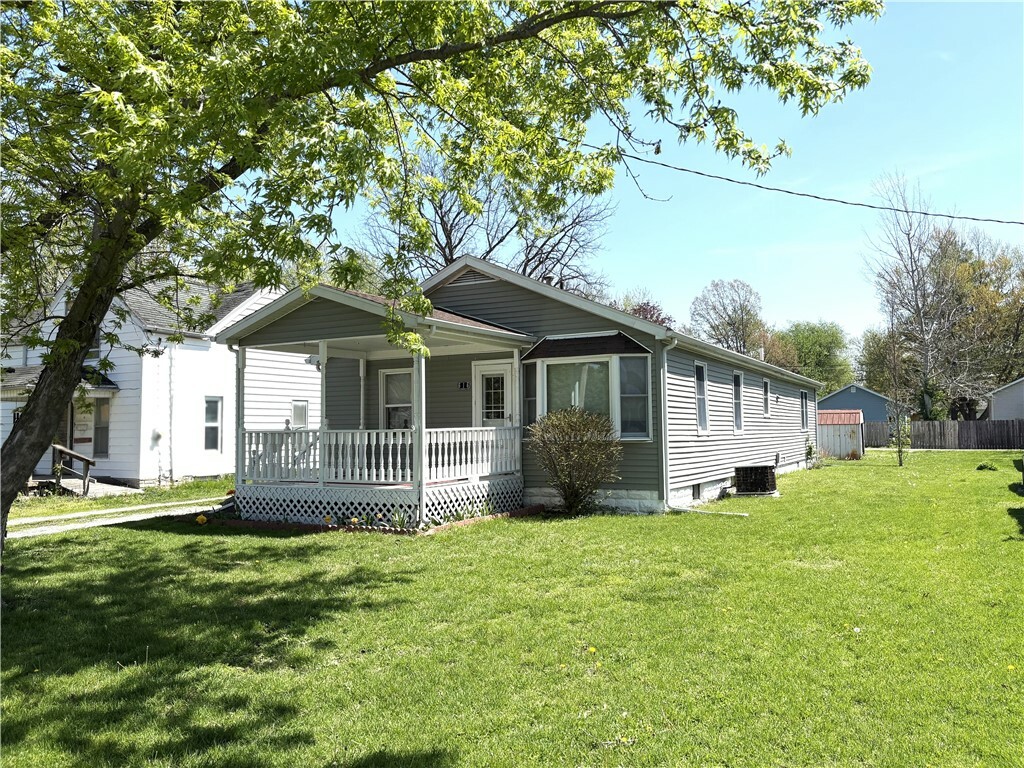 616 White Avenue  Taylorville IL 62568 photo