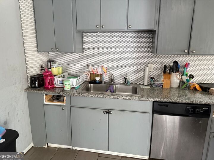 Property Photo: 3231 Abbeywood Drive GA 30034
