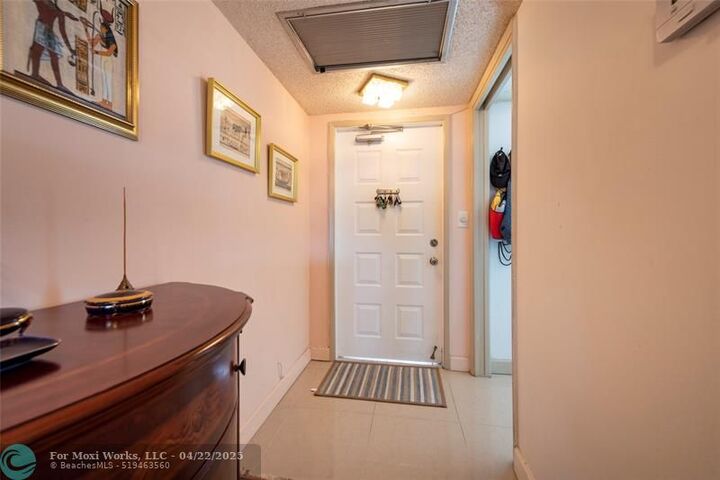 Property Photo:  3507 Oaks Way 909  FL 33069 