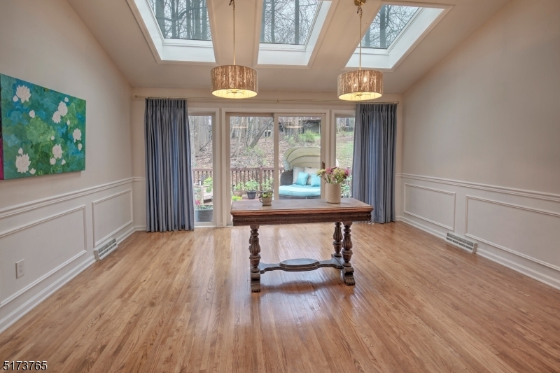 Property Photo: 10 Hunters Cir NJ 08833
