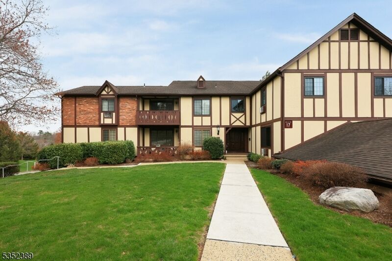 Property Photo:  17 Canterbury Rd F  NJ 07928 