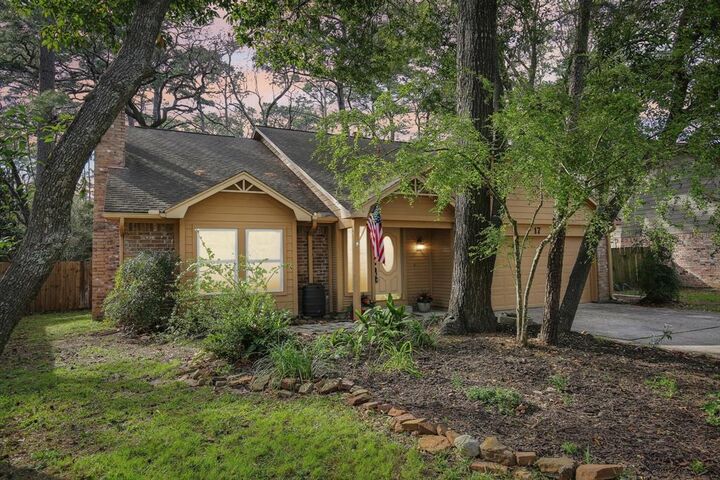 Property Photo: 17 N Summer Star Court TX 77380