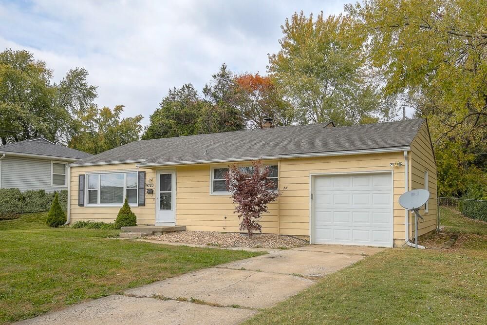 Property Photo: 9720 E 35th Street MO 64052