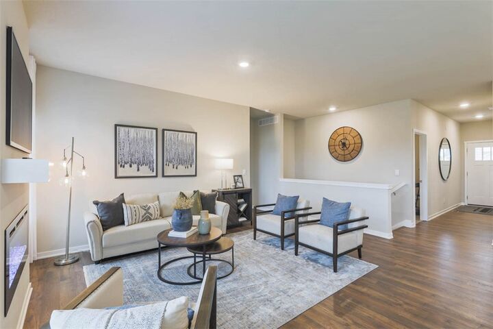 Property Photo:  2539 Brook View Drive  IA 50317 