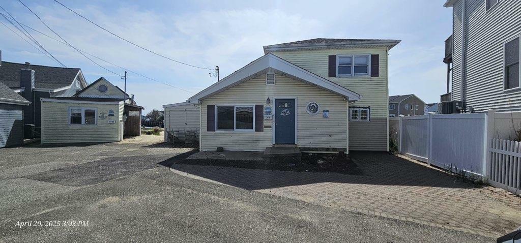 2479 Jackson Avenue  Seaford NY 11783 photo