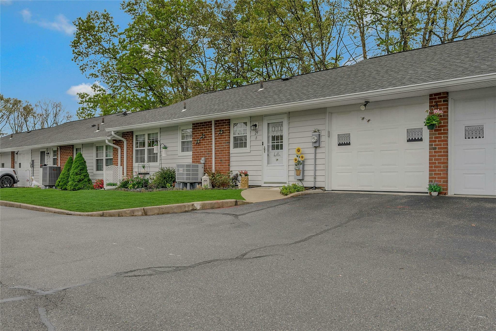 29 Trent Court B  Ridge NY 11961 photo