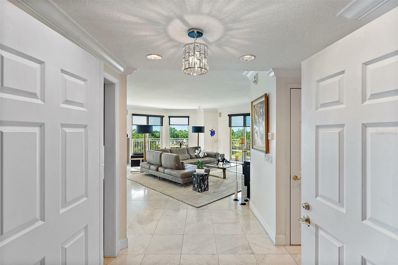 Property Photo: 555 5th Avenue NE 424 FL 33701