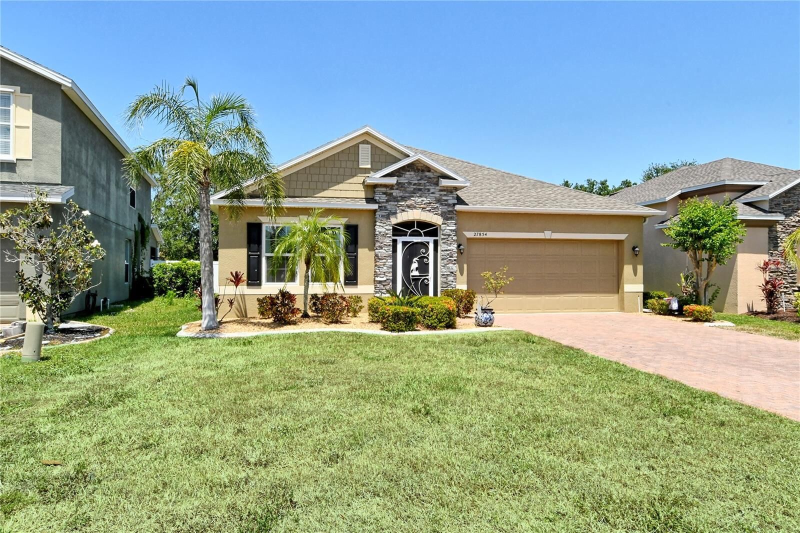 Property Photo: 27854 Arrowhead Circle FL 33982
