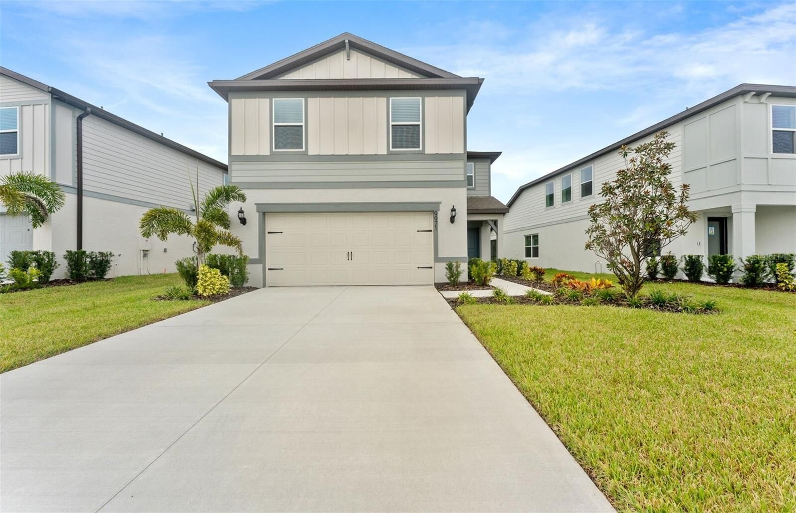 Property Photo: 9971 Trellis Vine Way FL 34219
