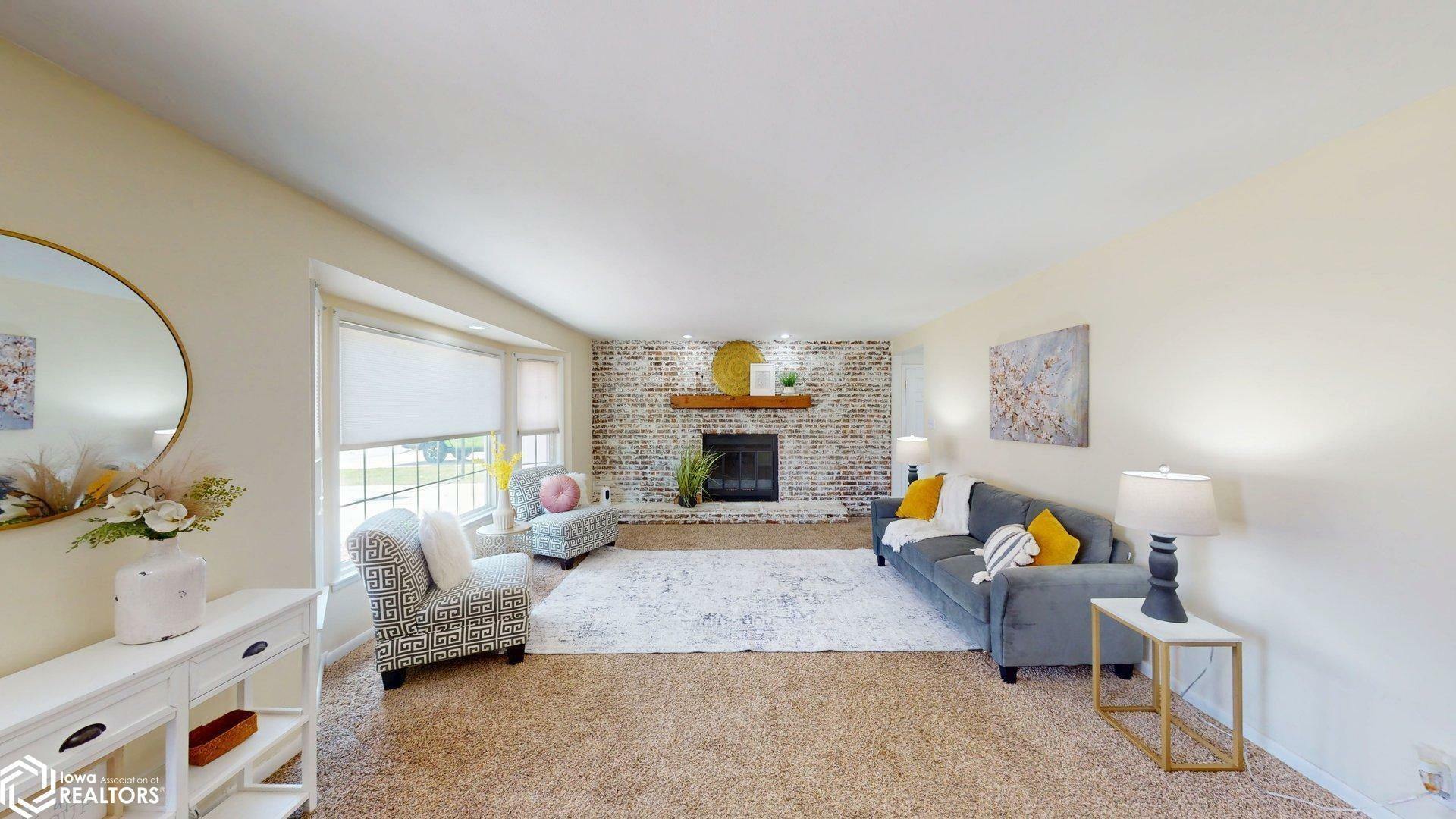 Property Photo: 251 Parkridge Drive IA 50401