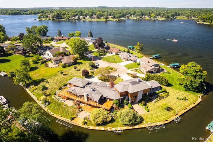 4190 Aquarina Street  Waterford MI 48329 2118 photo