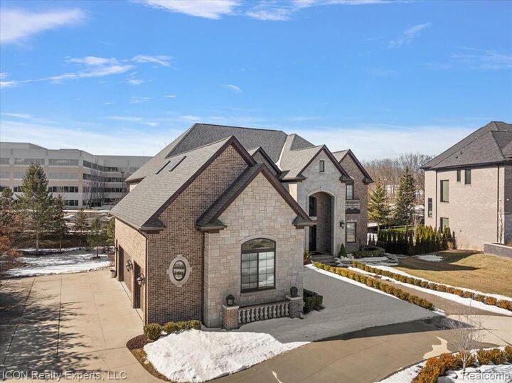 Property Photo: 3888 Thatcher Drive MI 48309 4533
