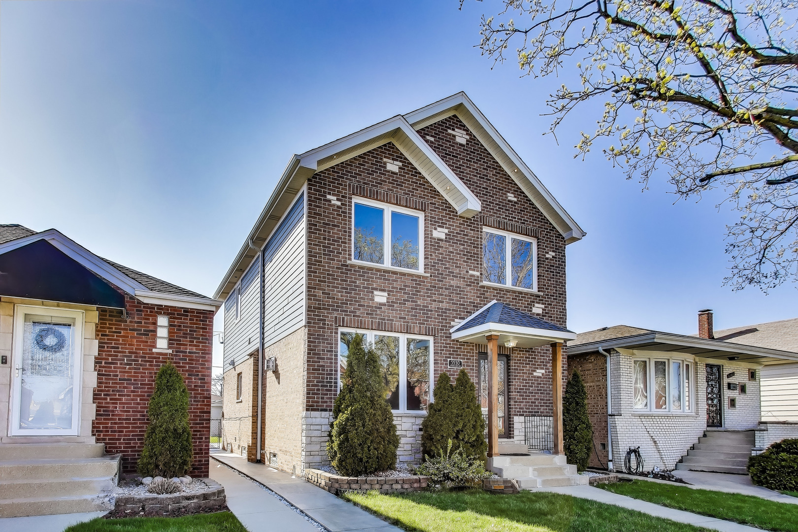 Property Photo: 5530 S Normandy Avenue IL 60638