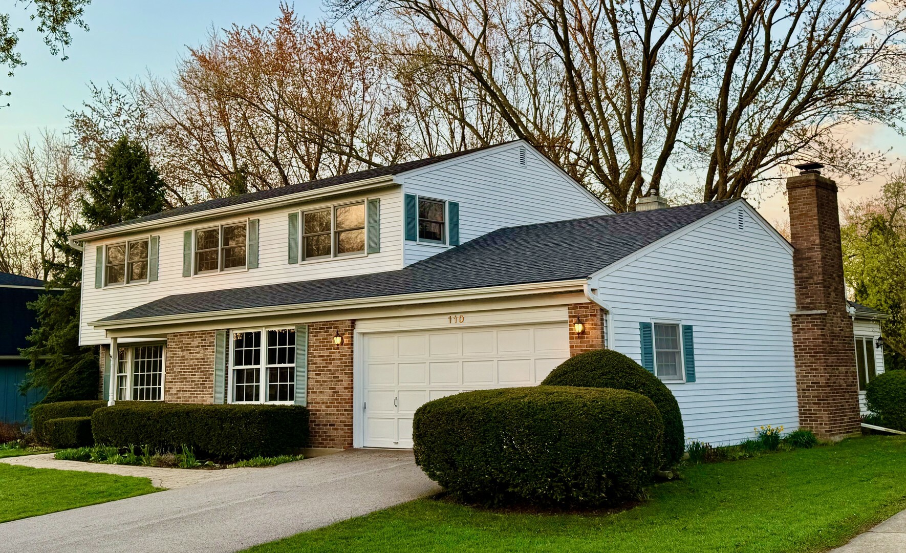 Property Photo: 110 Ilehamwood Drive IL 60115